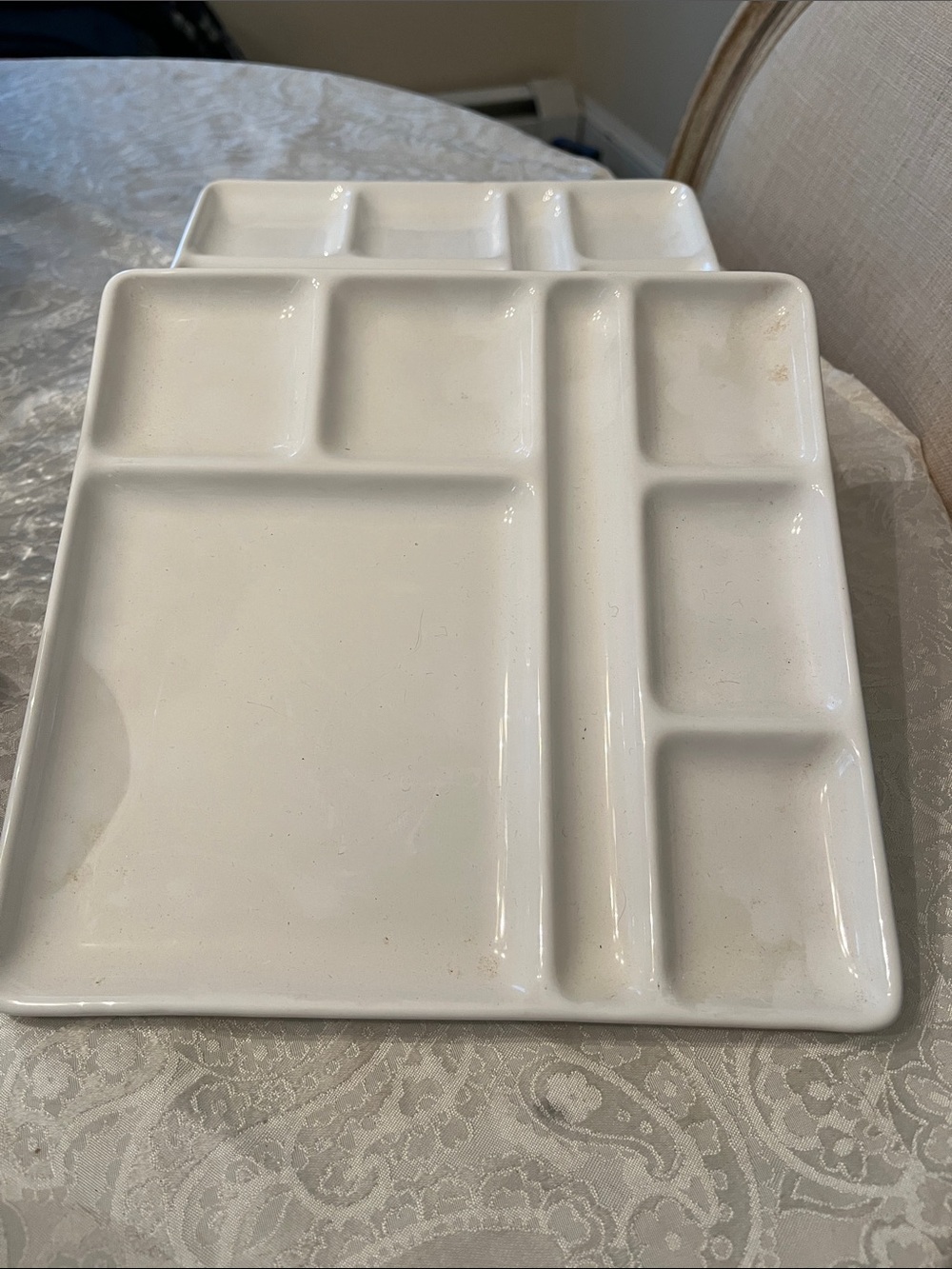 Crate&Barrel White Sectioned Ceramic Sushi/Fondue Plates Set of 4 EUC!